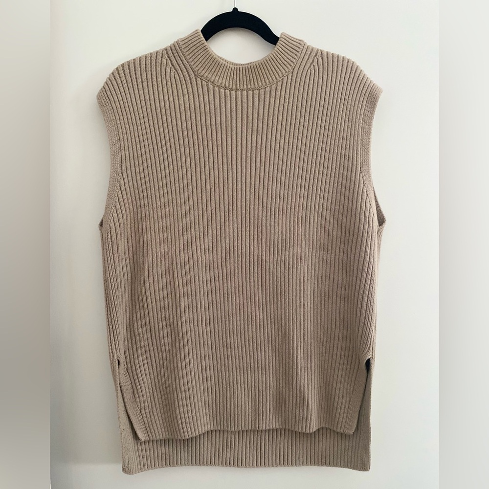 H&M  Ribbed Sleeveless Knit Vest ~Neutral ~Size S Oversized
